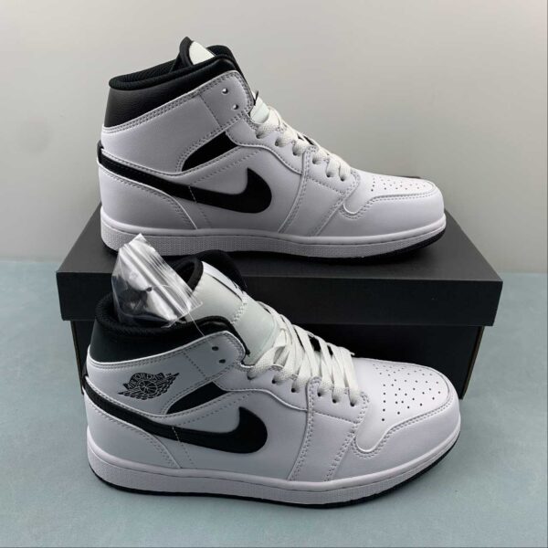 Jordan 1 Mid "White and Black"
