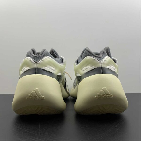 adidas Yeezy Boost 700 “Solid Grey/Chalk White/Core Black” - Imagen 5