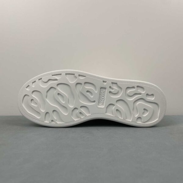 Alexander McQueen Oversized Sneaker “White/Pink” - Imagen 2
