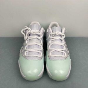 Air Jordan 11 Retro Low "Igloo": imagen 4