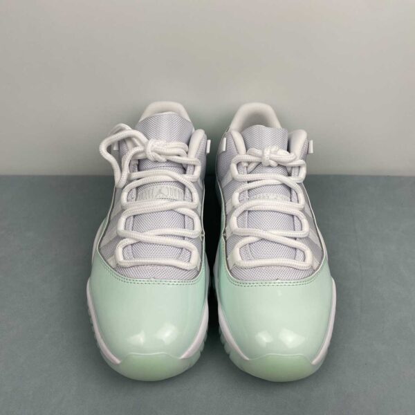 Air Jordan 11 Retro Low "Igloo" - Imagen 4