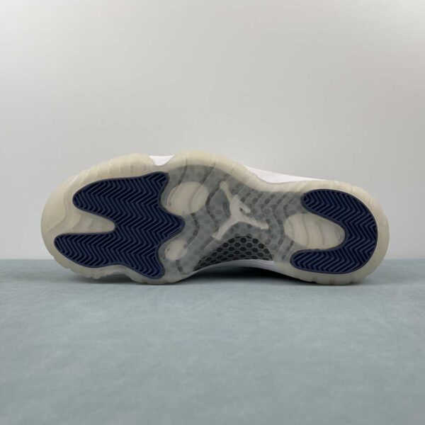 Air Jordan 11 Retro Low "Diffused Blue" - Imagen 6