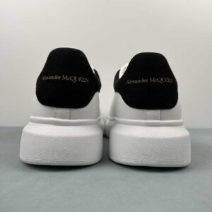 Alexander McQueen Oversized Sneaker “Triple White”: imagen 5