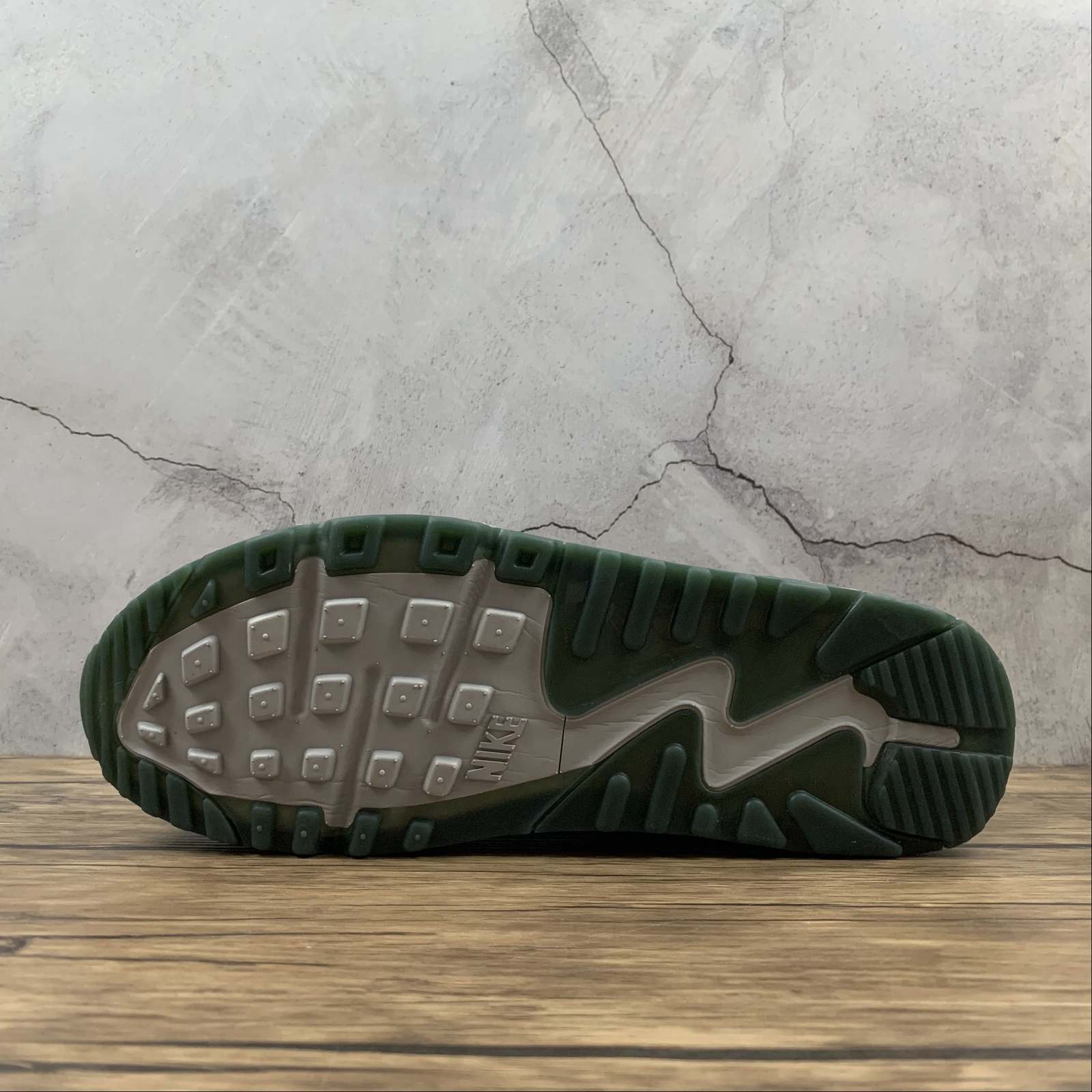 Nike Air Max 90 x Off-White “Grey”: imagen 5