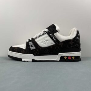 LV Trainer Black and White: imagen 2