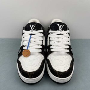 LV Trainer Black and White: imagen 4