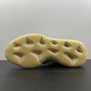 adidas Yeezy Boost 700 “Solid Grey/Chalk White/Core Black”: imagen 6