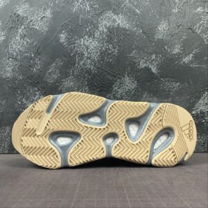 adidas Yeezy Boost 700 MNVN “Bright Cyan”: imagen 5