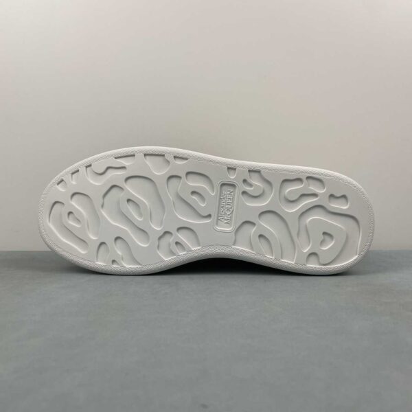 Alexander McQueen Oversized Sneaker “Black/White” - Imagen 6