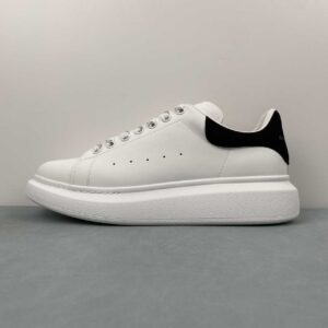 Alexander McQueen Oversized Sneaker “Triple White”: imagen 2