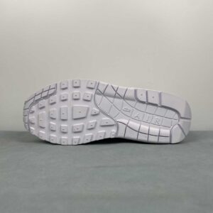 Nike Air Max 1 ’87 Special Edition “Triple White”: imagen 6