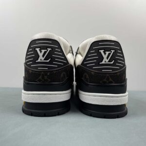 LV Trainer Black and White: imagen 5