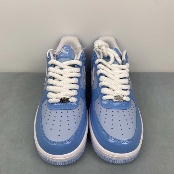 Nike Air Force 1 ’07 LV8 “Psychic Blue / White / University Blue” - Imagen 4