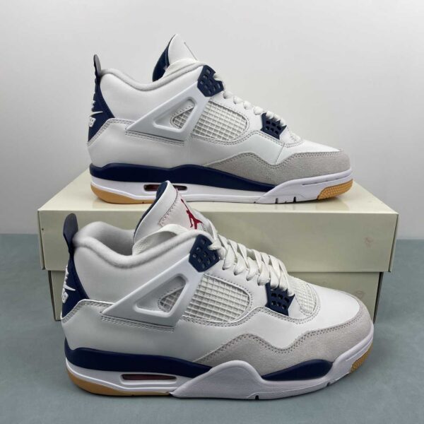 Nike SB x Air Jordan 4 Retro “Navy”