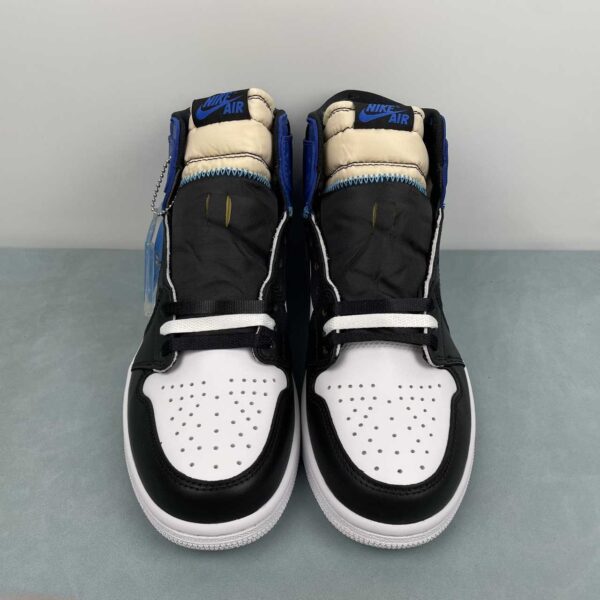 Air Jordan 1 Retro High OG “Royal Reimagined”: imagen 4