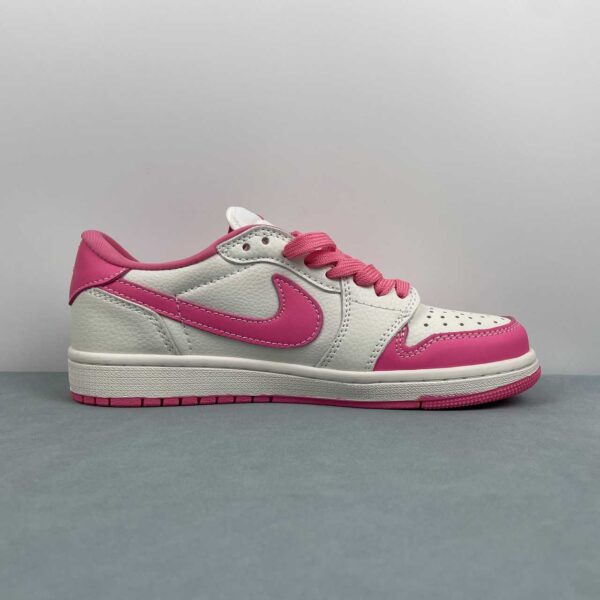 Air Jordan 1 Retro Low Custom “Labubu Pink” - Imagen 3