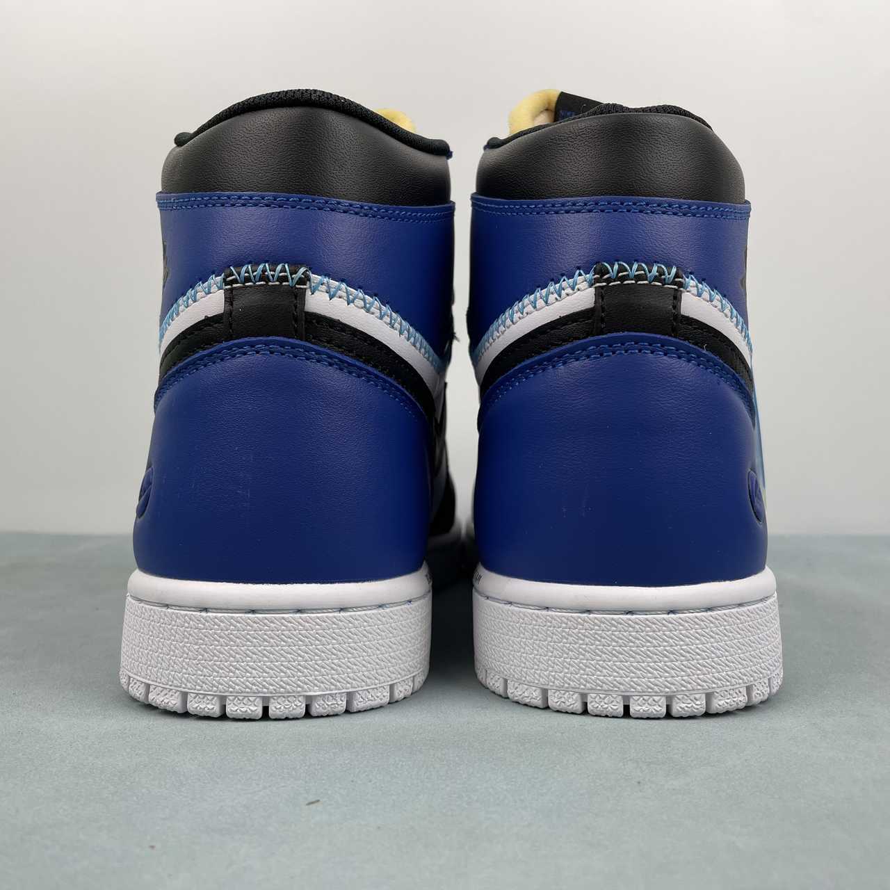 Air Jordan 1 Retro High OG “Royal Reimagined”: imagen 5