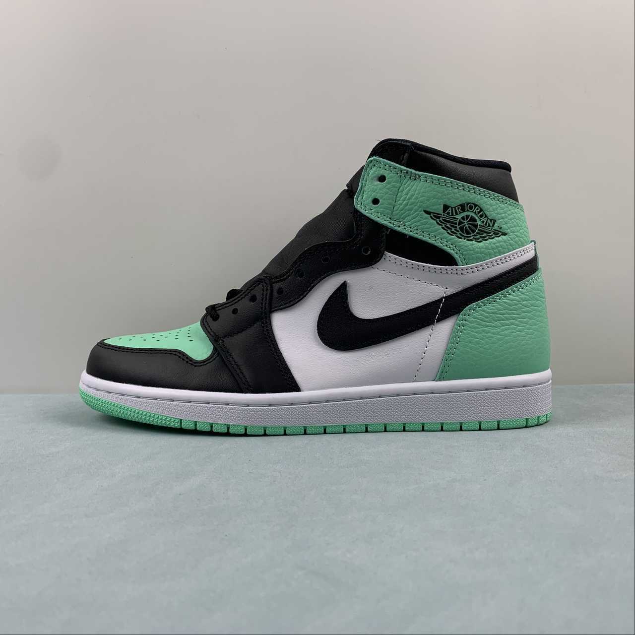 Air Jordan 1 Retro High OG “Green Glow”: imagen 2