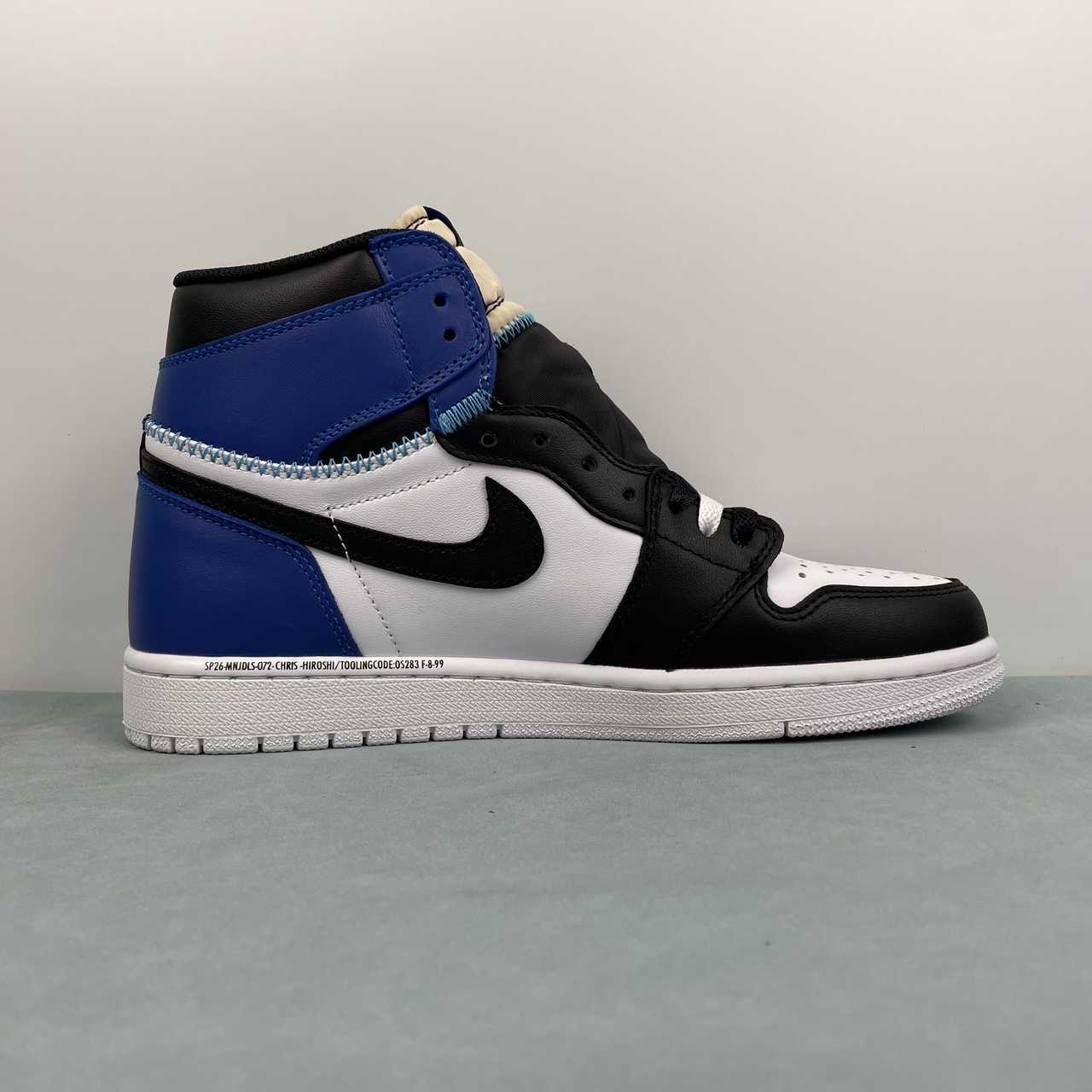 Air Jordan 1 Retro High OG “Royal Reimagined”: imagen 3