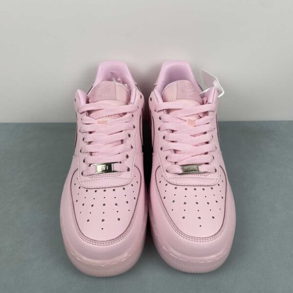 NOCTA x Nike Air Force 1 “Pink Foam” - Imagen 4